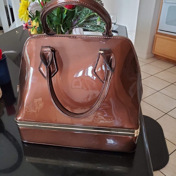 Purse - Picture 2 of 4